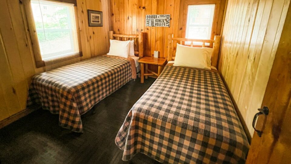 Bemidji Resort Cabin Rental 8 Twin bedroom.