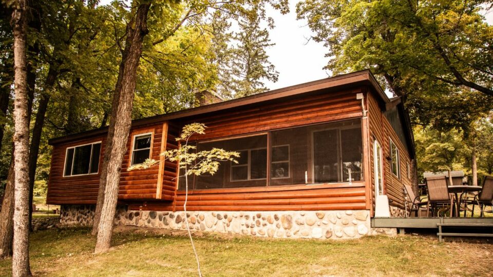 Cabin Rental 10 Exterior Screened Porch