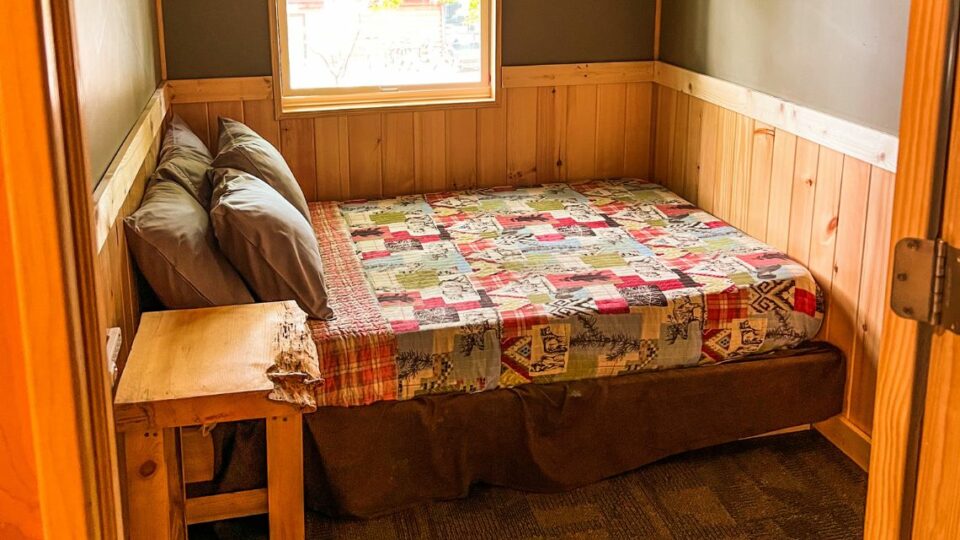 Cabin Rental 10 Full Sized Bed